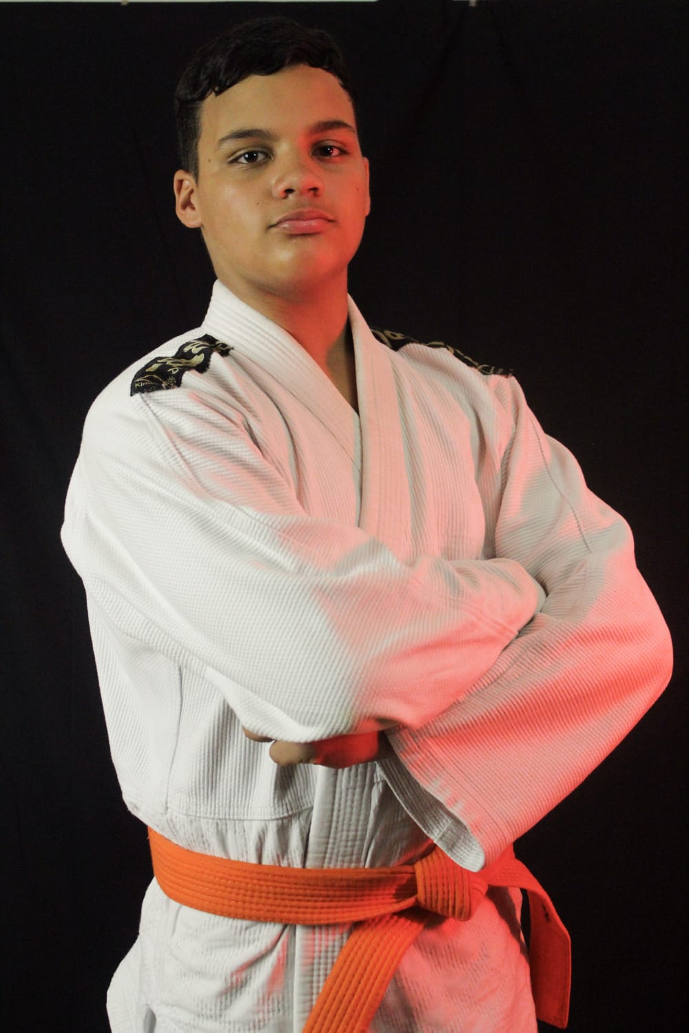 Pedro Bispo em retrato com kimono